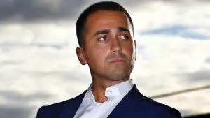 Di Maio: “Avanti con stampa tessere reddito”