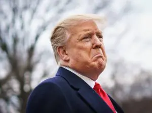 Pentagono nella bufera: chat segreta svela piani di guerra. Trump difende i suoi: “Nessun segreto svelato, sono bravi ragazzi”