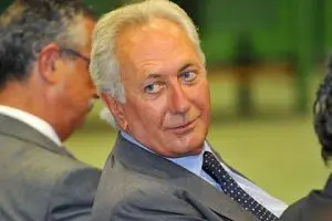 Carige: azionisti in coda per assemblea, presente Malacalza