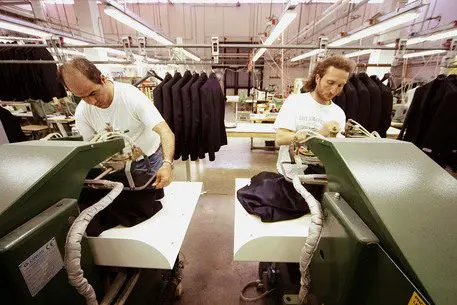 Cina, l’industria manifatturiera continua a perdere colpi