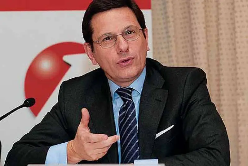 Unicredit, la spinta per il nuovo Ceo Il nodo dell’aumento di capitale