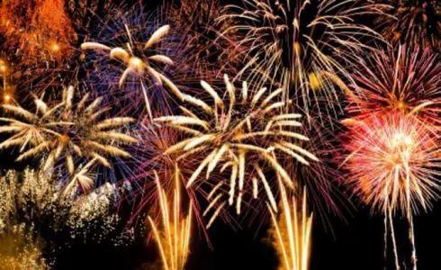 Sarò ottuso, ma io abolirei i fuochi d’artificio
