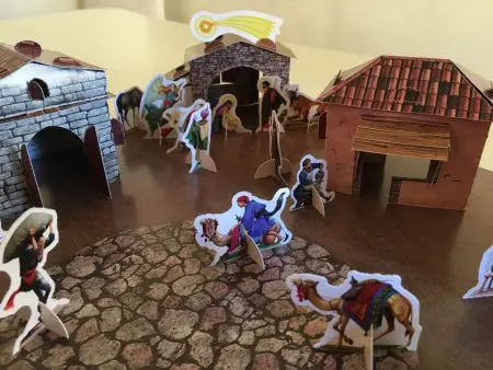 Interessante riflessione sul Natale: bene l’albero, ma è meglio il presepio