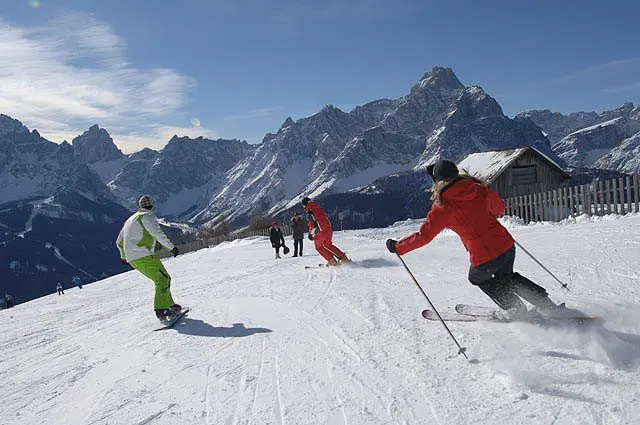 L’allarme delle regioni alpine: senza lo sci danni per 20 mld