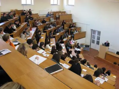 In Inghilterra, è stato scoperto un traffico di lauree false