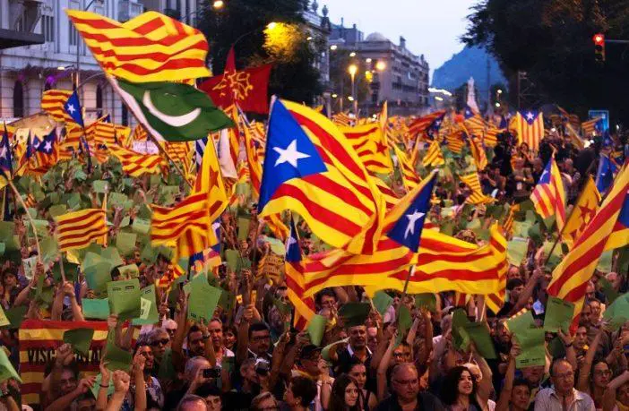 Catalogna pronta allo strappo, Rajoy studia le contromosse