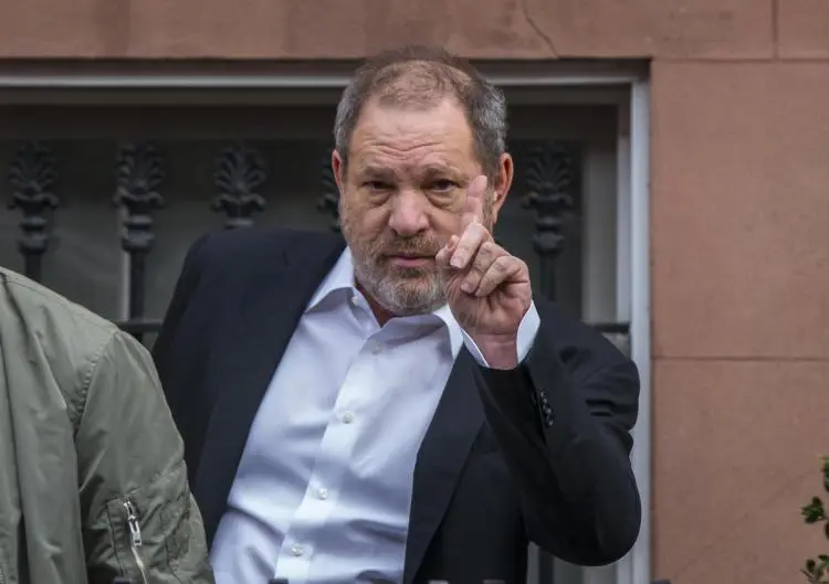 Scandalo molestie. Weinstein accusato di sfruttamento della prostituzione