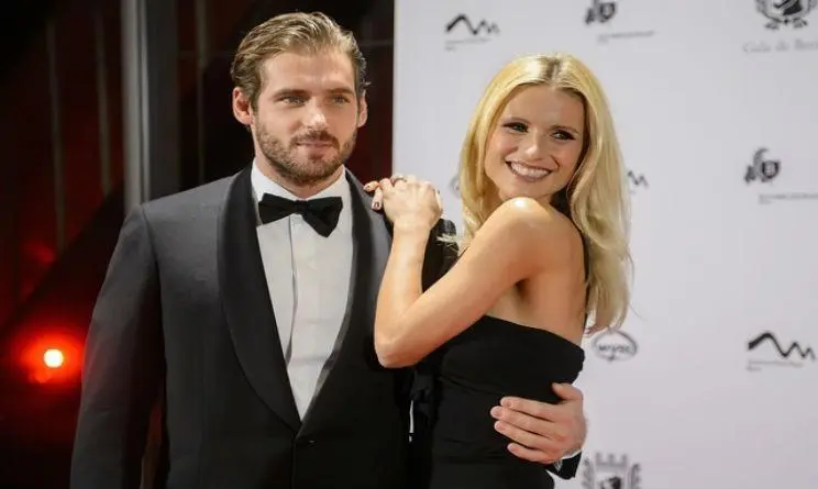 Trussardi, non basta l’ambasciatrice Hunziker. L’abbigliamento soffre e manda i conti in rosso