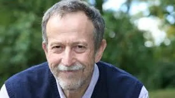 Scandalo molestie. Ex studentessa accusa il professore Franco Moretti (fratello del celebre Nanni)