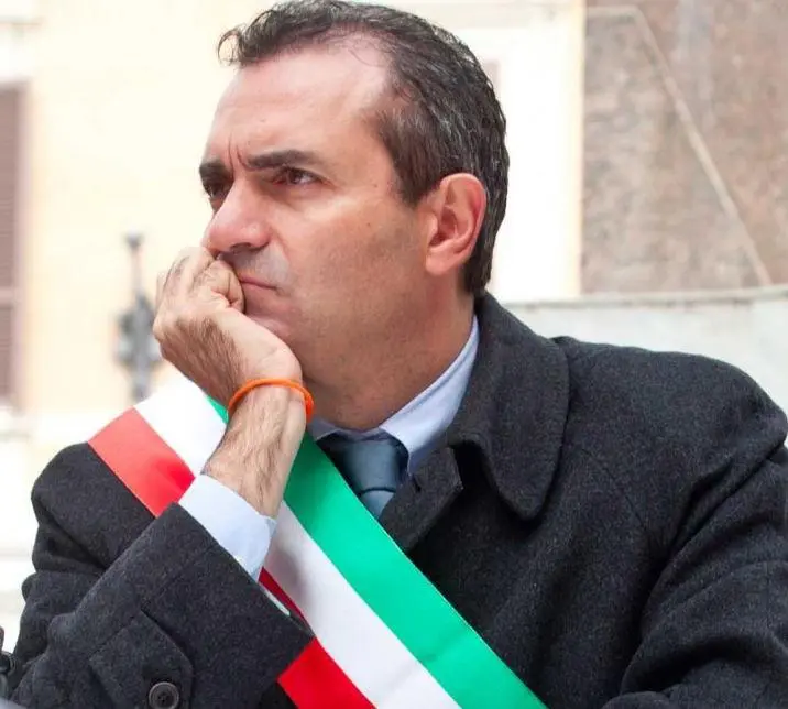 De Magistris, nostra protesta pacifica
