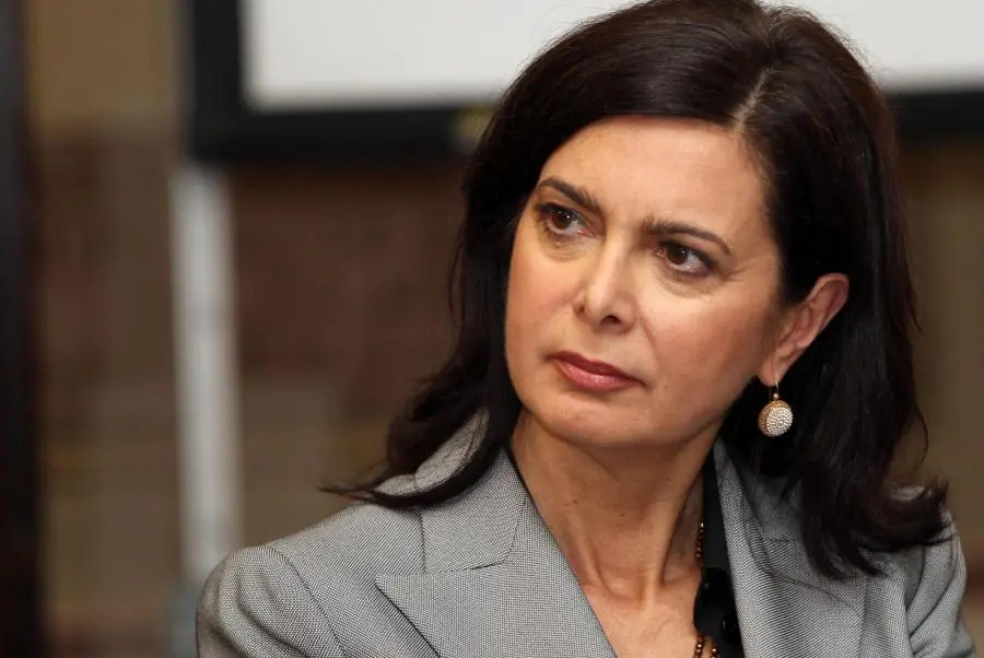 Boldrini: “Tra Pd e Fi guanti bianchi e prove tecniche di intesa”