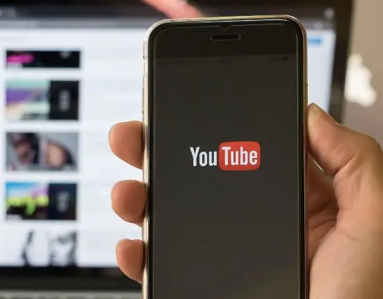 Basta armi su YouTube, via tutorial e istruzioni. Ma qualcuno già sbarca su PornHub