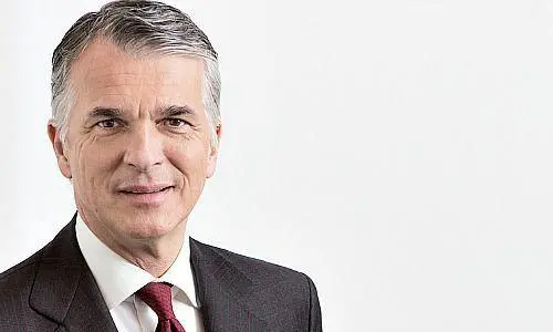 Ermozzi (ceo di Ubs) è il banchiere più pagato della Svizzera: ha incassato la super cifra di 14,2 milioni