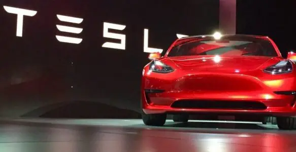 Tesla: inarrestabile punta la soglia dei 2.000 dollari e saluta P&G