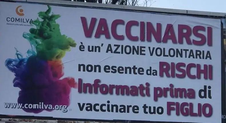 Vaccini, la battaglia si combatte strada per strada