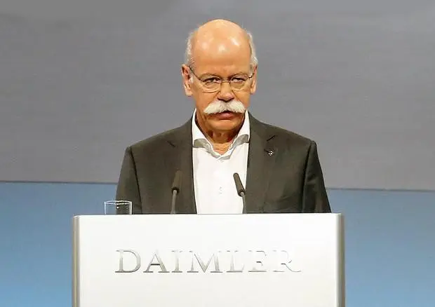 Emissioni, aperta indagine in Germania sui motori diesel Mercedes
