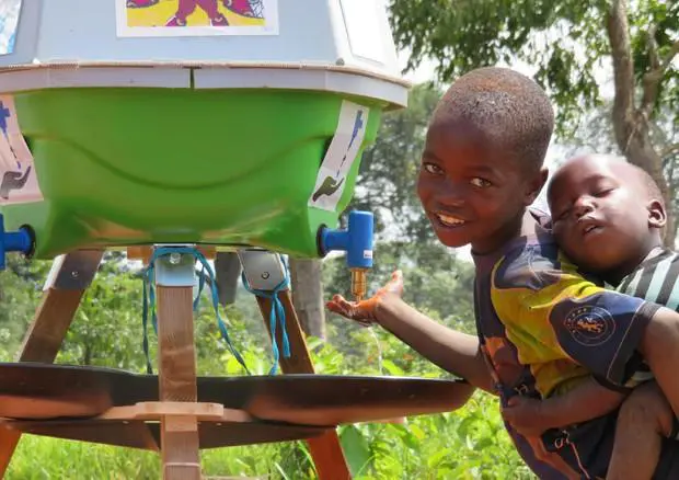Oxfam, lavarsi le mani potrebbe salvare 1 milione di bimbi l’anno nei paesi in via di sviluppo
