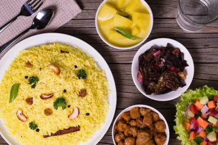 Consumi: Nielsen, 64% italiani mangia fuori; 42% ama cibo etnico