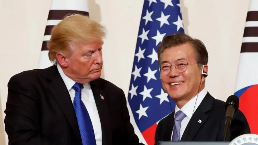 Corea, Moon va in missione da Trump per preparare il summit di Singapore