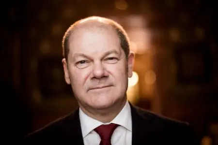 Il ministro delle finanze tedesco Scholz: “L’Italia deve risolvere da sé il problema del debito”