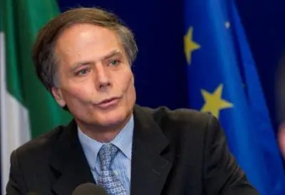 Aquarius, braccio di ferro Roma-Parigi. Il ministro Tria annulla l’incontro con Le Maire. Stamattina la Farnesina aveva convocato l’ambasciatore francese