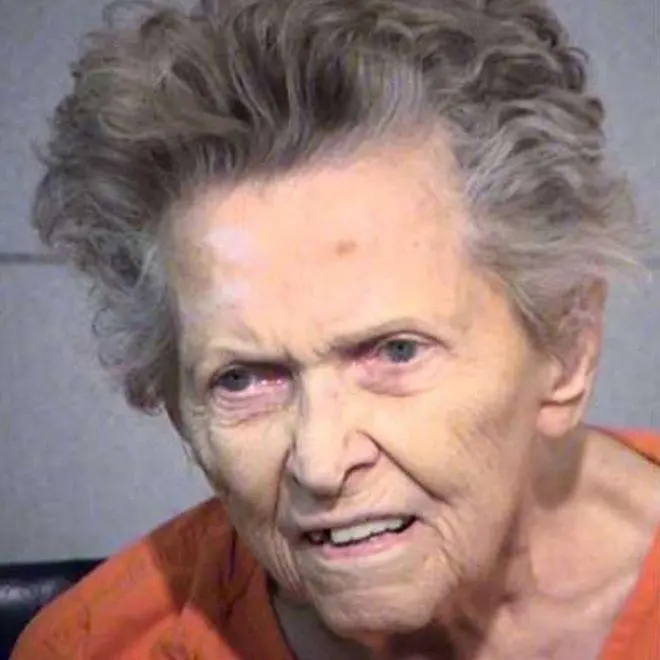 Una donna di 92 anni ha ucciso il figlio, che voleva rinchiuderla in un ospizio