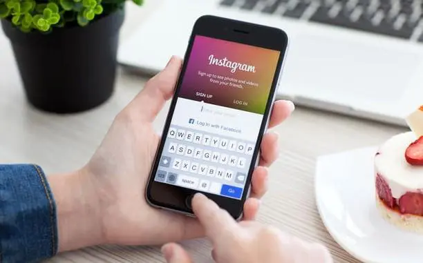 Instagram, mega bug cancella follower