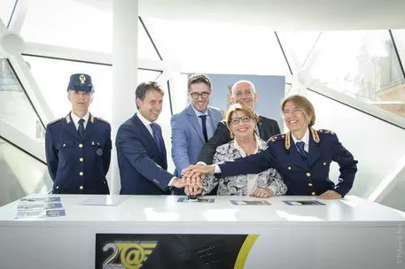 La Polizia Postale ha 20 anni, lotta a cybercrime e bullismo