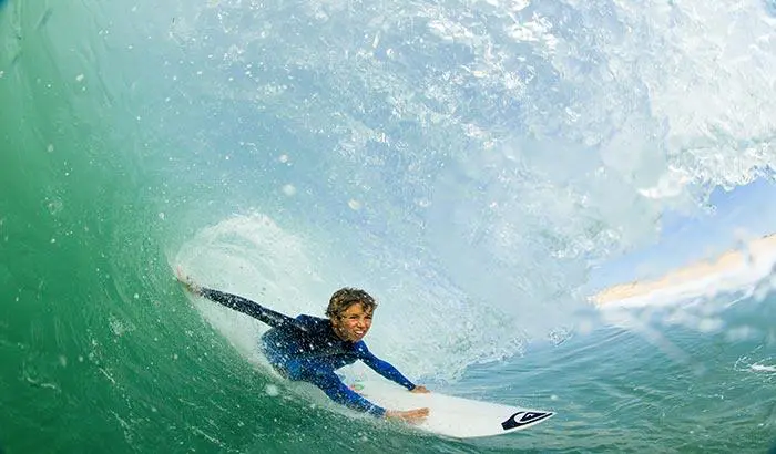 Il surf diventa lo sport dello Stato della California
