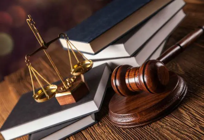 Il Tribunale di Roma: “L’ex marito non paga l’assegno? Ci pensi il datore di lavoro”