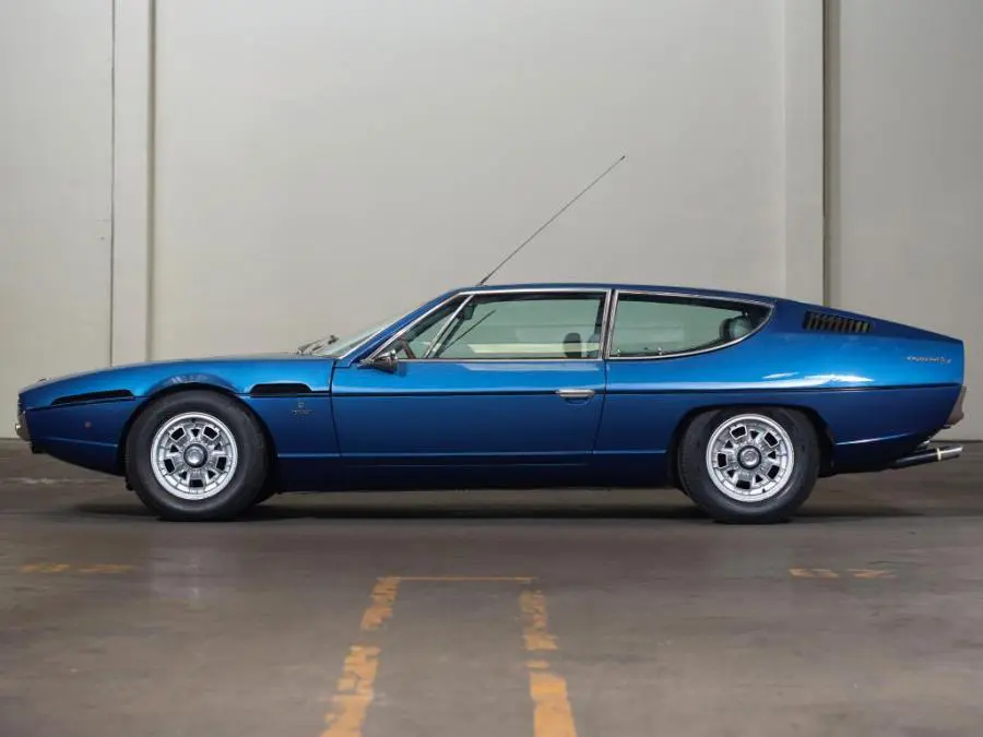 Lamborghini Espada, mezzo secolo fa debuttava la prima quattro posti del Toro
