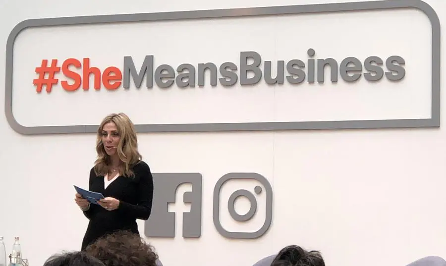 Facebook, progetto per imprenditoria donne al Sud