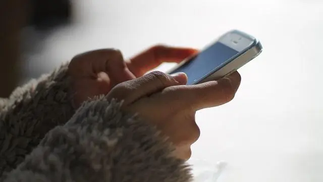 Ormai li usano soltanto i nonni. Così gli sms vanno in pensione