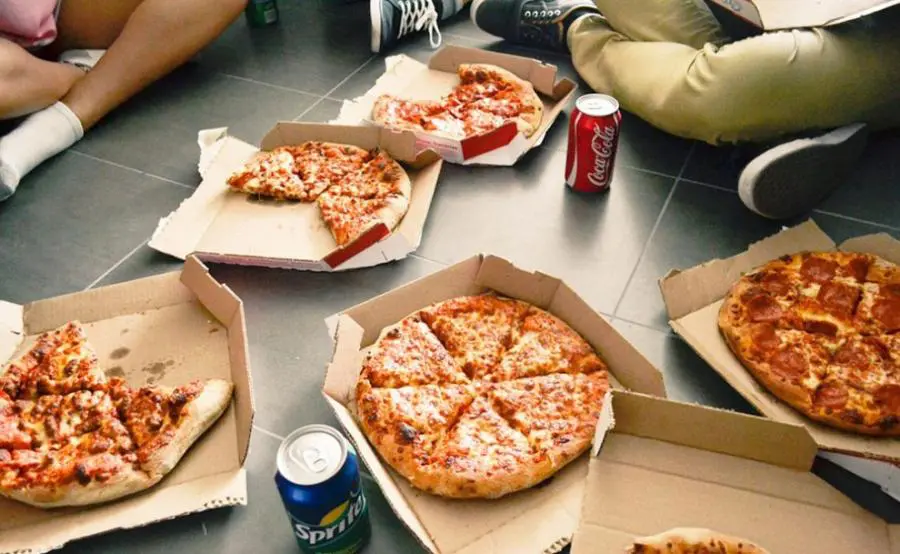 Bisfenolo nei cartoni delle pizze, ma è pericoloso? Niente allarmi, ma prudenza