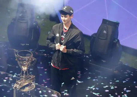 Un 16enne americano campione Fortnite, vince 3 milioni dollari