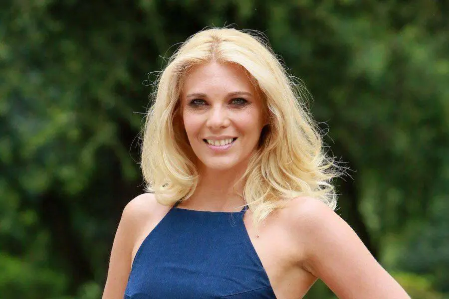 Razzismo, Eleonora Daniele e Raffaella Fico raccontano il problema con sensibilità ed efficacia