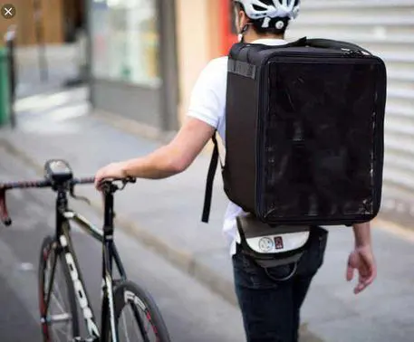 Palermo, i rider dicono no allo sfruttamento
