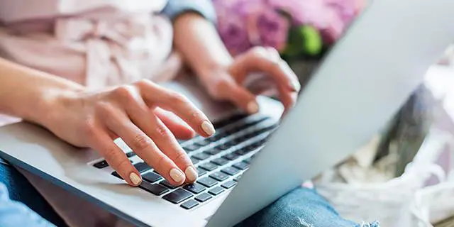 Cresce la parità su Internet, in rete il 48% delle donne