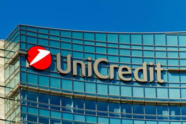 UniCredit, piano 2020-2023: taglio di ottomila dipendenti e 500 filiali