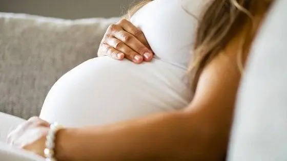 Pari opportunità, le donne italiane al bivio tra occupazione e maternità nel convegno di Valore D