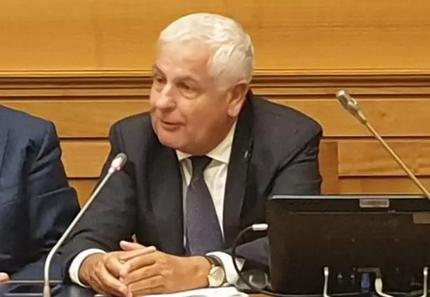 Coronavirus: Bagnasco (FI), “Ennesimo lutto tra i farmacisti. Governo garantisca dotazioni di sicurezza”
