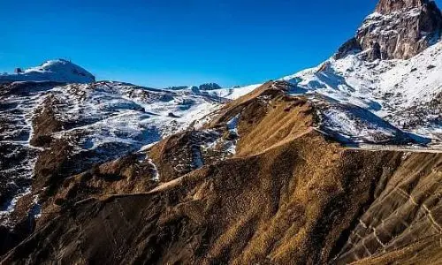 Ecomostri e inverni caldi: Dal Piemonte alla Sila, quegli inutili skilift senza più neve