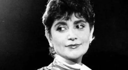 Terroni caput mundi / Mia con le sue sorelle per “Farmi sentire bella”