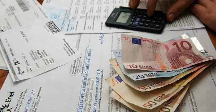 Mercato libero luce e gas rinviato al 2023: le offerte per cambiare ora