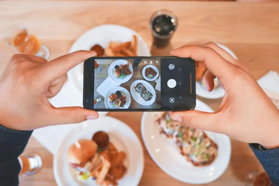 È boom del food selfie casalingo