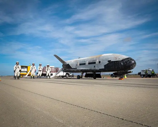 Torna a volare la misteriosa navetta Boeing X-37
