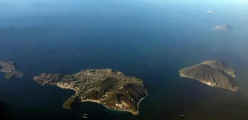 Caro-traghetti, stangata sulle isole siciliane: “È uno schiaffo!”