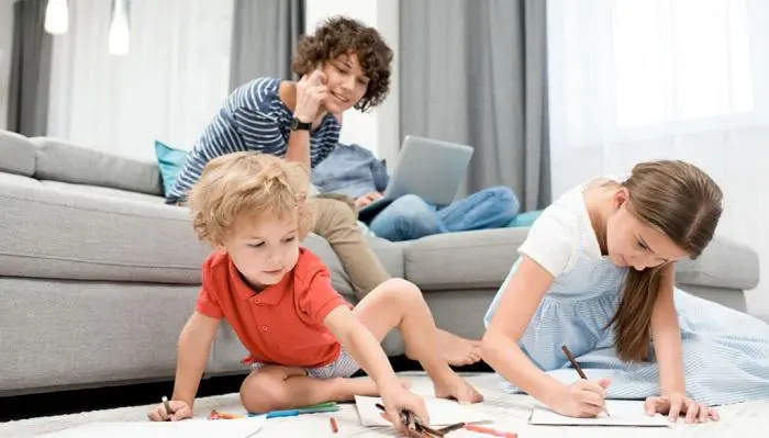 Varato il Family Act: dall’assegno universale ai congedi parentali potenziati. Le misure