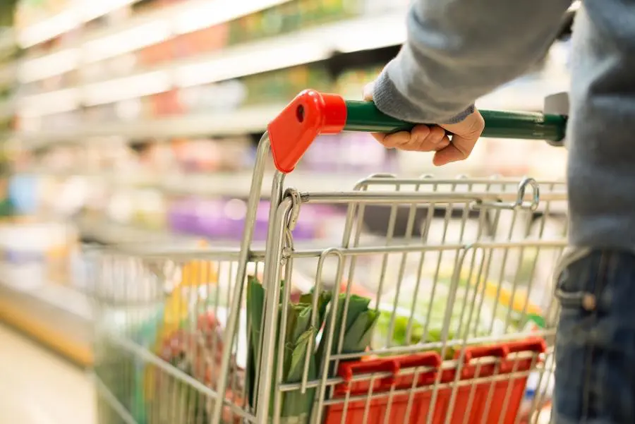 Fiducia dei consumatori francesi stabile ad aprile, meglio del previsto
