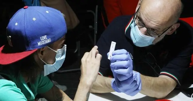 Coronavirus, stretta sulla movida: controlli e divieti per San Lorenzo e Ferragosto